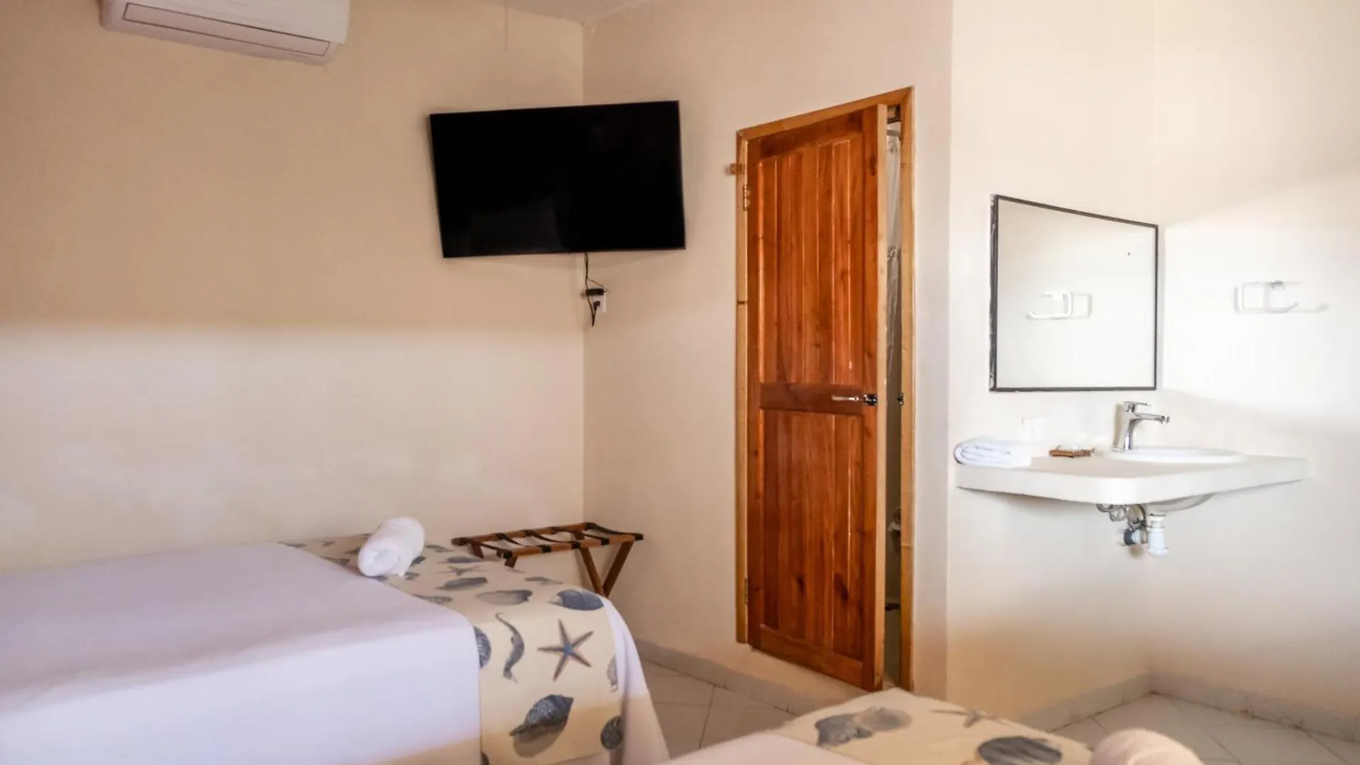 Hotel Pelicano Chiquila